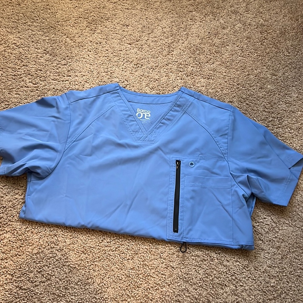 Barco One Men’s scrub top